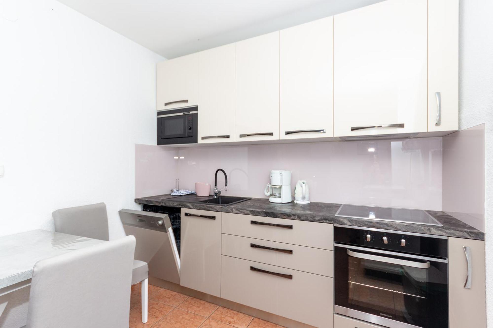 Apartmani Filip Pag Town Exterior foto